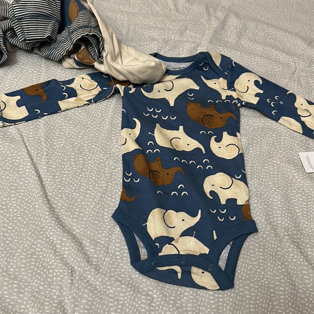 NWT Carter’s baby Set of three one pants and tow tops  size 12 Months - Picture 3 of 15